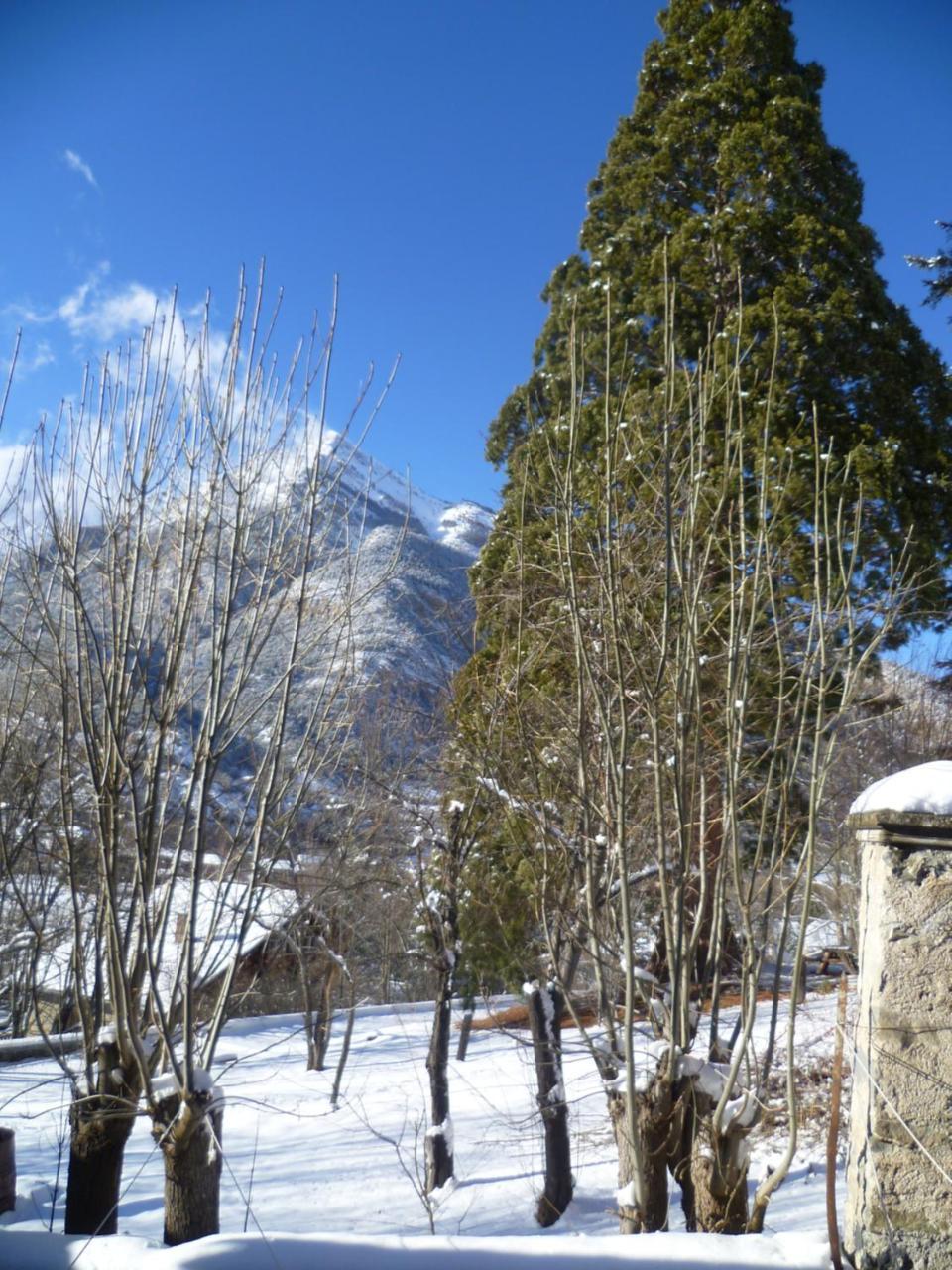 Maison Familiale Des Gueyniers Jausiers Exterior photo
